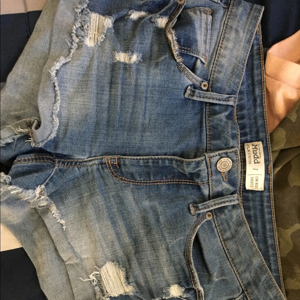 Mudd alight Wash Shorts. Size 7.